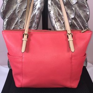 Michael Kors jet set handbag 💖